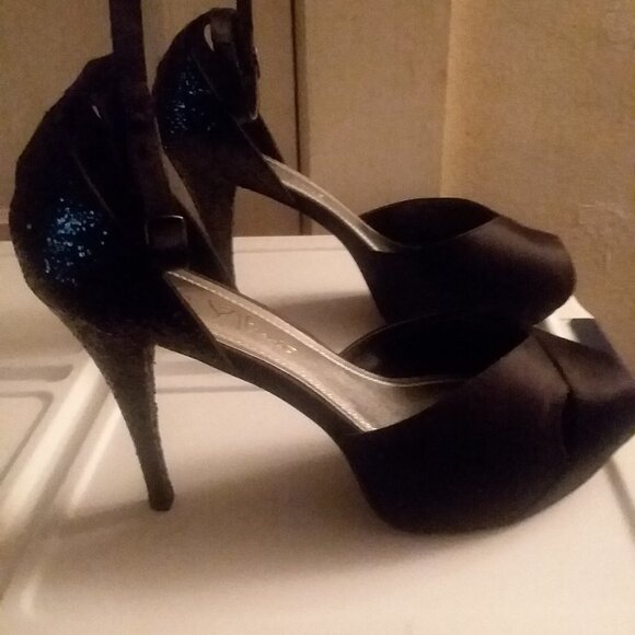 Velvet Heart Black Metallic Peep Toe Heel EUC - Picture 7 of 10